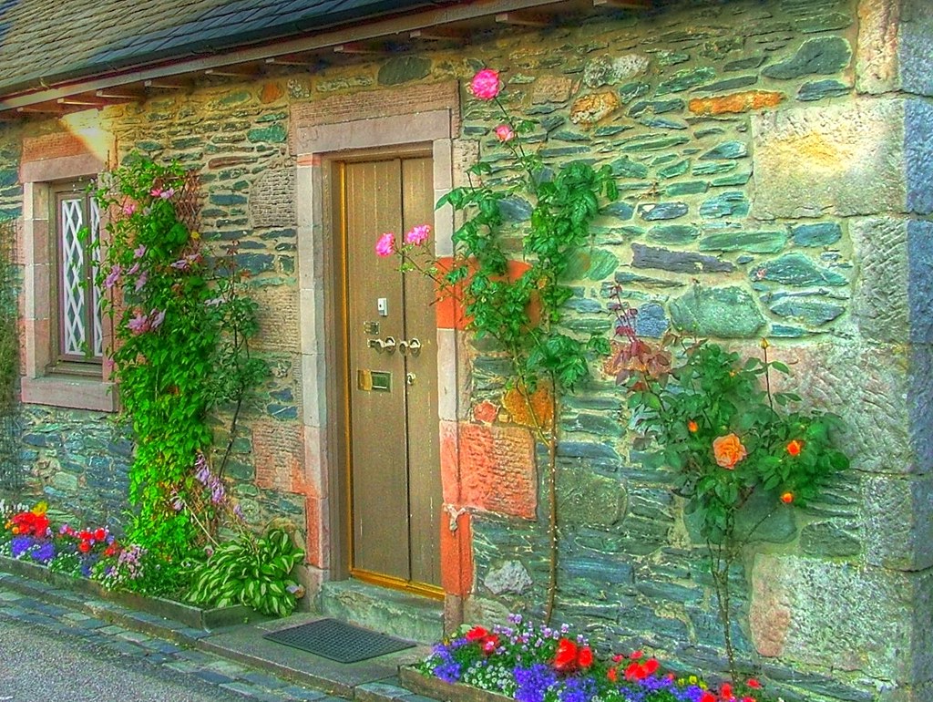 Stonebridge Cottage - 2BHK Stone-Facade Home